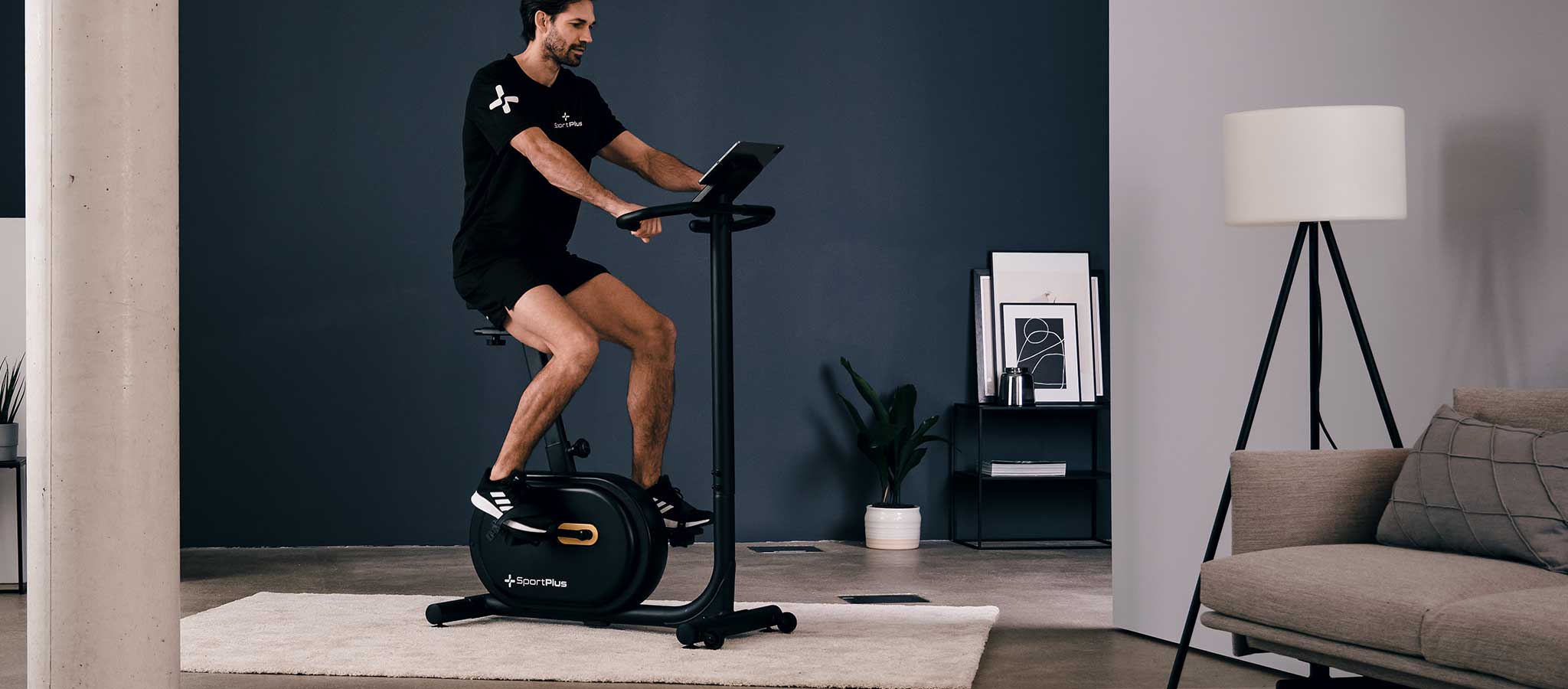 sporprotplus.comsign_Heimtrainer_Wohnzimmer_SP-HT-9910-IE